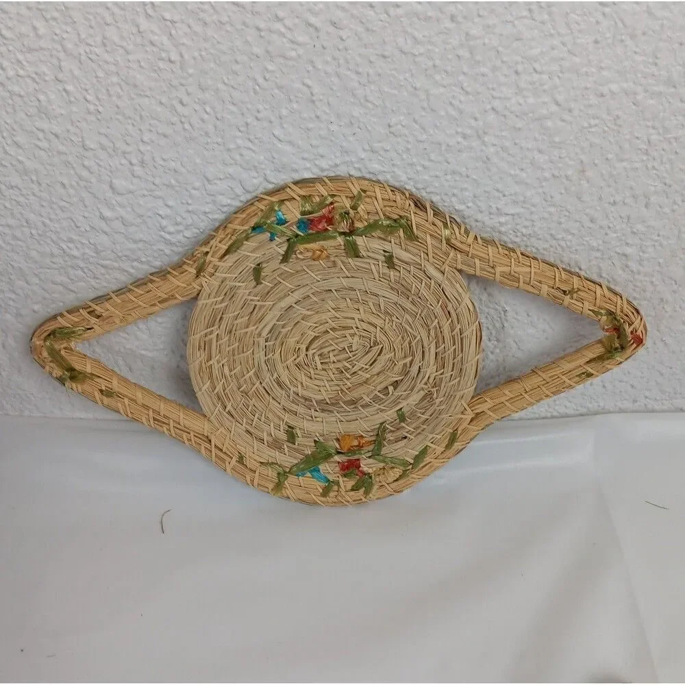 Vintage Hand Woven Straw Grass Trivets Hot Pads Wall Hangings Raffia Flowers